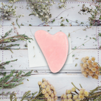 Gua sha quartz rose